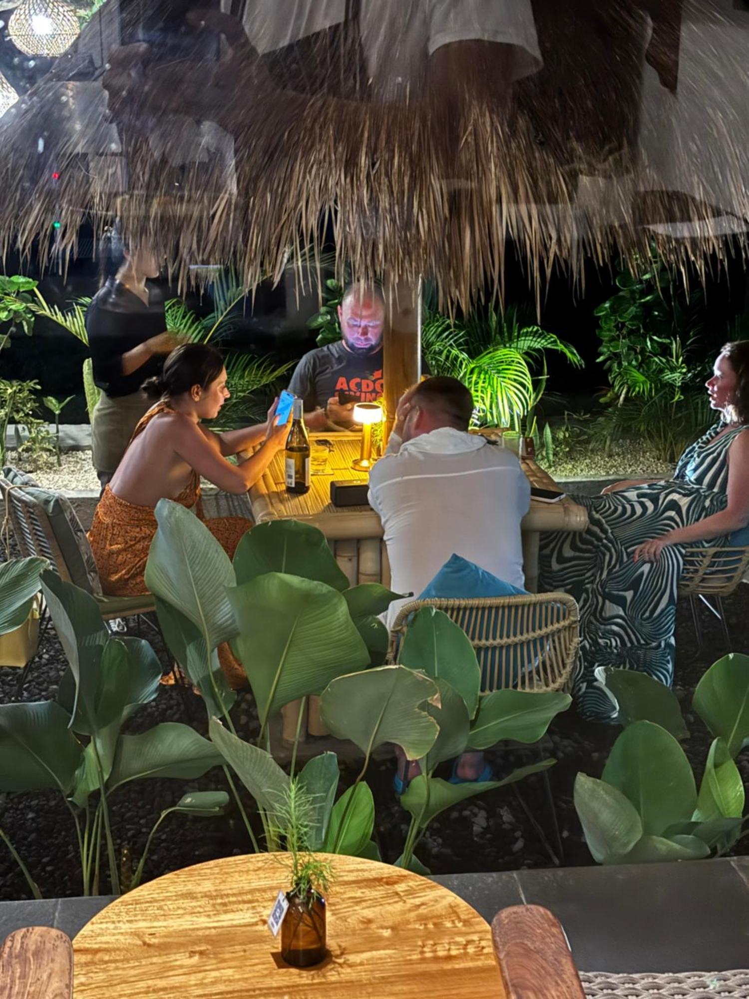 Kaje Cottage & Restaurant Tanglad エクステリア 写真